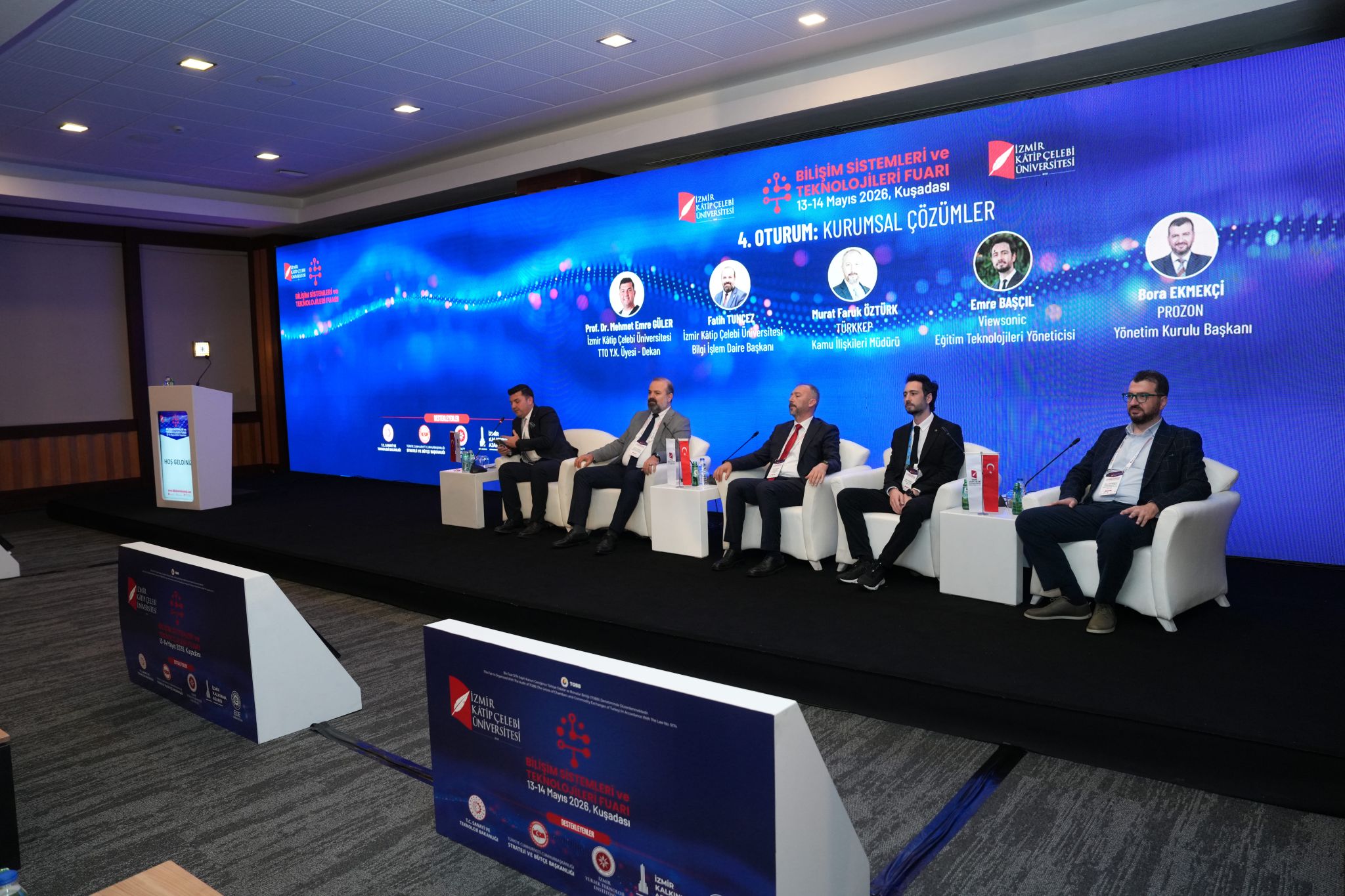 Prozon Yönetim Kurulu Başkanı Bora Ekmekçi, Kuşadası’nda düzenlenen fuarın Kurumsal Çözümler oturumunda panelist olarak sahnede